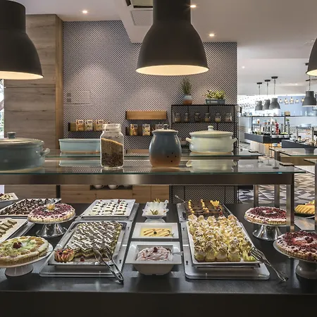 Falkensteiner Club Funimation Borik זאדאר